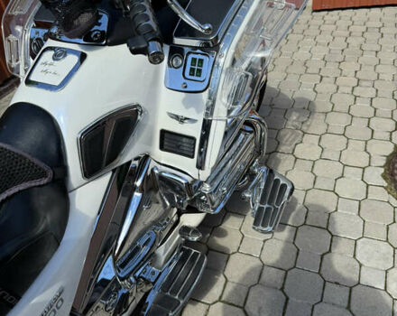 Білий Хонда GL 1800 Gold Wing Tour, об'ємом двигуна 1.6 л та пробігом 57 тис. км за 14300 $, фото 3 на Automoto.ua