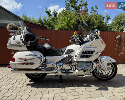 Білий Хонда GL 1800 Gold Wing Tour, об'ємом двигуна 1.6 л та пробігом 57 тис. км за 14300 $, фото 1 на Automoto.ua