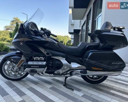 Чорний Хонда GL 1800 Gold Wing Tour, об'ємом двигуна 1.83 л та пробігом 13 тис. км за 32500 $, фото 13 на Automoto.ua