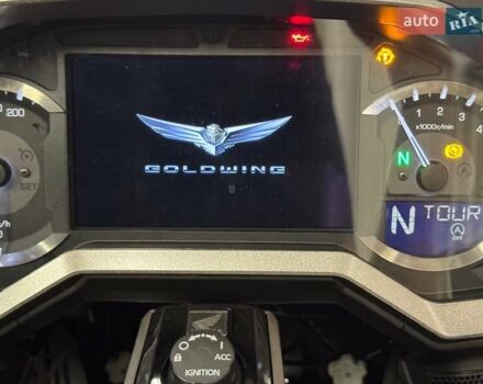 Красный Хонда GL 1800 Gold Wing Tour, объемом двигателя 1.83 л и пробегом 5 тыс. км за 34900 $, фото 37 на Automoto.ua