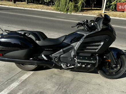 Хонда Gold Wing F6B 2013 в Днепре (Днепропетровске) на Automoto.ua Черный Хонда Gold Wing F6B, объемом двигателя 1.8 л и пробегом 35 тыс. км за 14600 $, фото 1 на Automoto.ua