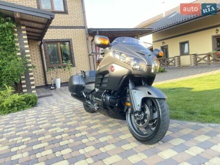 Хонда Gold Wing F6B 2017 в Киеве на Automoto.ua Серый Хонда Gold Wing F6B, объемом двигателя 1.8 л и пробегом 7 тыс. км за 20000 $, фото 1 на Automoto.ua