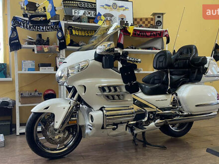 Хонда Gold Wing GL 1800 2008 у Києві на Automoto.ua Білий Хонда Gold Wing GL 1800, об'ємом двигуна 0 л та пробігом 1 тис. км за 12500 $, фото 1 на Automoto.ua