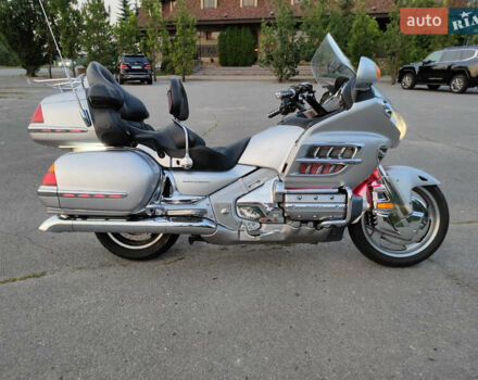 Серый Хонда Gold Wing GL 1800, объемом двигателя 1.8 л и пробегом 37 тыс. км за 11200 $, фото 10 на Automoto.ua