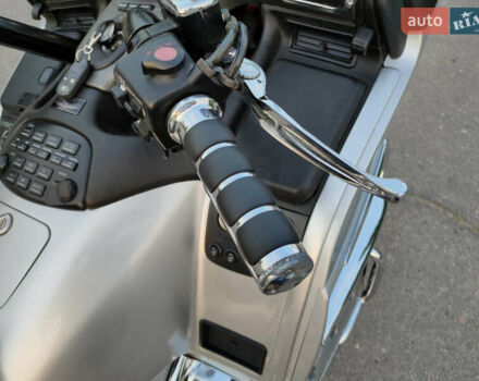 Серый Хонда Gold Wing GL 1800, объемом двигателя 1.8 л и пробегом 37 тыс. км за 11200 $, фото 12 на Automoto.ua