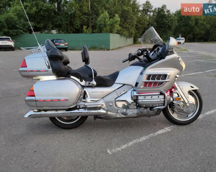 Серый Хонда Gold Wing GL 1800, объемом двигателя 1.8 л и пробегом 37 тыс. км за 11200 $, фото 2 на Automoto.ua