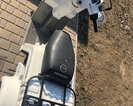 Белый Хонда Gyro X, объемом двигателя 0.05 л и пробегом 4 тыс. км за 880 $, фото 4 на Automoto.ua