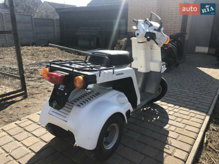 Белый Хонда Gyro X, объемом двигателя 0.05 л и пробегом 4 тыс. км за 880 $, фото 1 на Automoto.ua