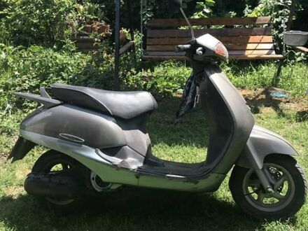 Хонда Lead 100 1999 в Хороле на Automoto.ua Серый Хонда Lead 100, объемом двигателя 0 л и пробегом 34 тыс. км за 500 $, фото 1 на Automoto.ua