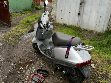 Хонда Lead 50 AF-20 1986 в Одессе на Automoto.ua Серый Хонда Lead 50 AF-20, объемом двигателя 0 л и пробегом 20 тыс. км за 330 $, фото 1 на Automoto.ua