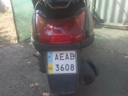 Хонда Lead 50 AF 48 2001 у Покров (Орджонікідзе) на Automoto.ua Чорний Хонда Lead 50 AF 48, об'ємом двигуна 0 л та пробігом 467 тис. км за 400 $, фото 1 на Automoto.ua