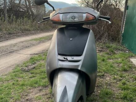 Хонда Lead 50 AF 48 1998 в Харькове на Automoto.ua Серый Хонда Lead 50 AF 48, объемом двигателя 0 л и пробегом 20 тыс. км за 287 $, фото 1 на Automoto.ua