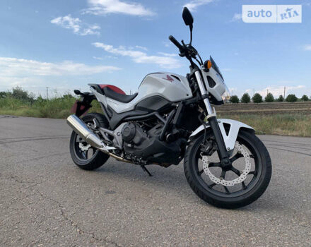 Белый Хонда NC 750S, объемом двигателя 0.75 л и пробегом 11 тыс. км за 6500 $, фото 3 на Automoto.ua