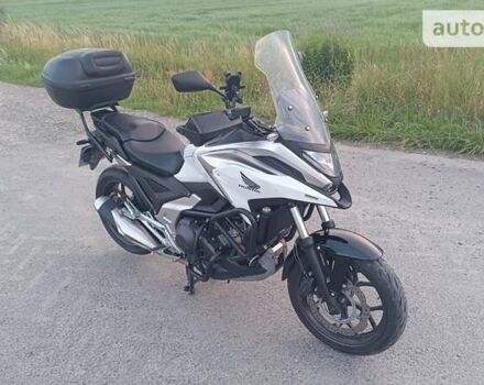 Білий Хонда NC 750X, об'ємом двигуна 0.75 л та пробігом 9 тис. км за 11395 $, фото 24 на Automoto.ua