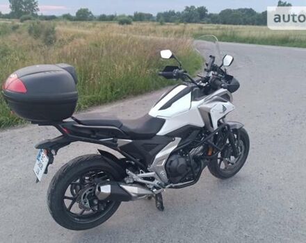 Білий Хонда NC 750X, об'ємом двигуна 0.75 л та пробігом 9 тис. км за 11395 $, фото 3 на Automoto.ua