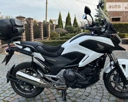 Белый Хонда NC 750X, объемом двигателя 0.7 л и пробегом 12 тыс. км за 9000 $, фото 4 на Automoto.ua