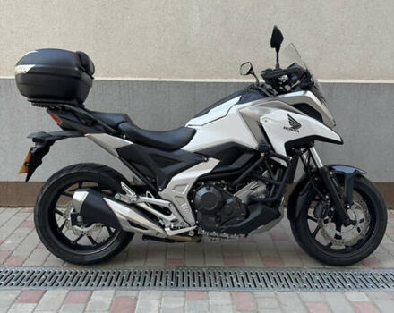Білий Хонда NC 750X, об'ємом двигуна 0.75 л та пробігом 6 тис. км за 9800 $, фото 4 на Automoto.ua