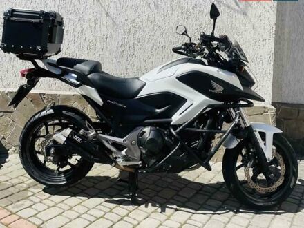 Хонда NC 750X 2015 в Житомире на Automoto.ua Белый Хонда NC 750X, объемом двигателя 0.75 л и пробегом 29 тыс. км за 7000 $, фото 1 на Automoto.ua
