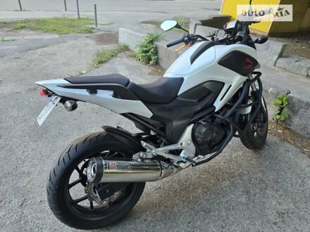 Хонда NC 750X 2015 в Харькове на Automoto.ua Белый Хонда NC 750X, объемом двигателя 0 л и пробегом 55 тыс. км за 5299 $, фото 1 на Automoto.ua