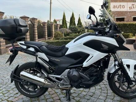 Белый Хонда NC 750X, объемом двигателя 0.7 л и пробегом 12 тыс. км за 9000 $, фото 1 на Automoto.ua