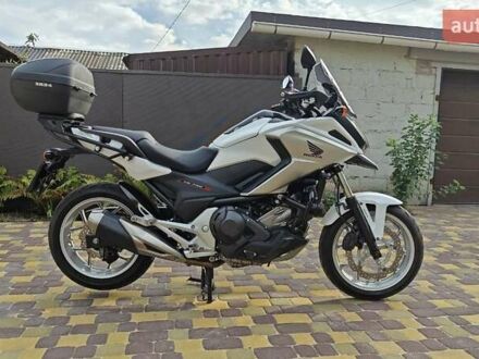 Хонда NC 750X 2017 в Днепре (Днепропетровске) на Automoto.ua Белый Хонда NC 750X, объемом двигателя 0.75 л и пробегом 24 тыс. км за 8700 $, фото 1 на Automoto.ua