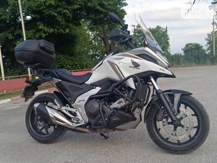 Хонда NC 750X 2021 у Львові на Automoto.ua Білий Хонда NC 750X, об'ємом двигуна 0.75 л та пробігом 9 тис. км за 11799 $, фото 1 на Automoto.ua