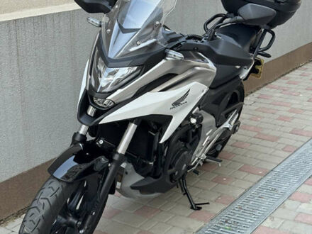 Хонда NC 750X 2023 у Одесі на Automoto.ua Білий Хонда NC 750X, об'ємом двигуна 0.75 л та пробігом 6 тис. км за 9800 $, фото 1 на Automoto.ua