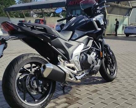 Черный Хонда NC 750X, объемом двигателя 0.75 л и пробегом 9 тыс. км за 10450 $, фото 2 на Automoto.ua