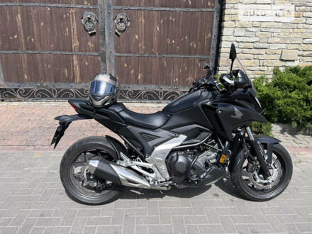 Хонда NC 750X 2022 в Хмельницком на Automoto.ua Черный Хонда NC 750X, объемом двигателя 0.75 л и пробегом 1 тыс. км за 12400 $, фото 1 на Automoto.ua