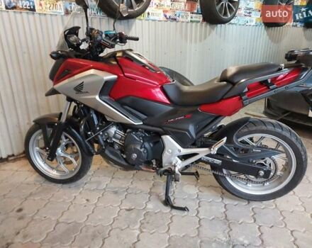 Красный Хонда NC 750X, объемом двигателя 0.75 л и пробегом 35 тыс. км за 7000 $, фото 5 на Automoto.ua