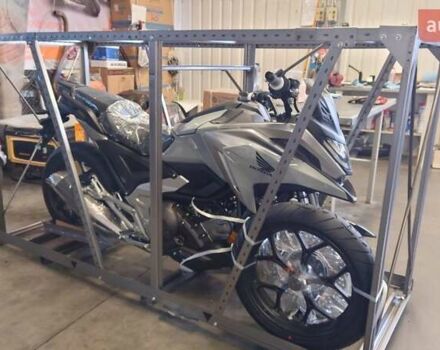 Серый Хонда NC 750X, объемом двигателя 0.75 л и пробегом 10 тыс. км за 11000 $, фото 4 на Automoto.ua