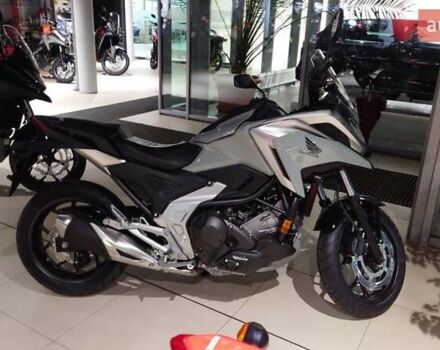 Серый Хонда NC 750X, объемом двигателя 0.75 л и пробегом 10 тыс. км за 11000 $, фото 9 на Automoto.ua