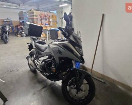 Серый Хонда NC 750X, объемом двигателя 0.75 л и пробегом 10 тыс. км за 11000 $, фото 1 на Automoto.ua