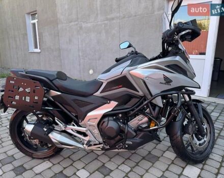Серый Хонда NC 750X, объемом двигателя 0.74 л и пробегом 6 тыс. км за 11200 $, фото 2 на Automoto.ua