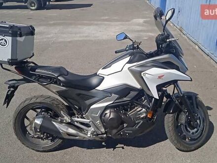 Хонда NC 750X 2023 в Кривом Роге на Automoto.ua Серый Хонда NC 750X, объемом двигателя 0 л и пробегом 6 тыс. км за 9000 $, фото 1 на Automoto.ua