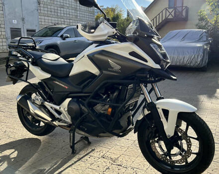Белый Хонда NC 750XA, объемом двигателя 0.75 л и пробегом 49 тыс. км за 8490 $, фото 4 на Automoto.ua