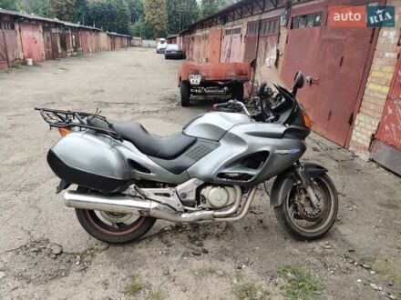 Хонда NT 650 1998 у Києві на Automoto.ua Сірий Хонда NT 650, об'ємом двигуна 0.6 л та пробігом 65 тис. км за 2650 $, фото 1 на Automoto.ua