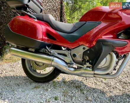 Красный Хонда NT 650V Deauville, объемом двигателя 0.65 л и пробегом 50 тыс. км за 3800 $, фото 1 на Automoto.ua