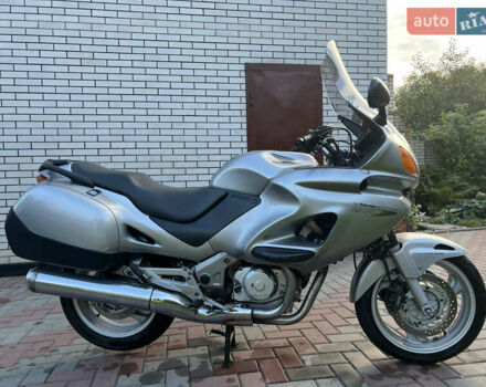 Серый Хонда NT 650V Deauville, объемом двигателя 0.65 л и пробегом 60 тыс. км за 3400 $, фото 3 на Automoto.ua