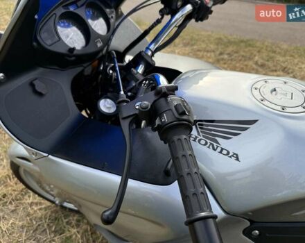Сірий Хонда NT 650V Deauville, об'ємом двигуна 0.65 л та пробігом 18 тис. км за 5500 $, фото 24 на Automoto.ua
