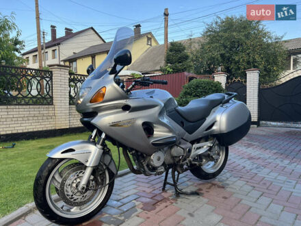 Хонда NT 650V Deauville 2002 в Виннице на Automoto.ua Серый Хонда NT 650V Deauville, объемом двигателя 0.65 л и пробегом 60 тыс. км за 3400 $, фото 1 на Automoto.ua
