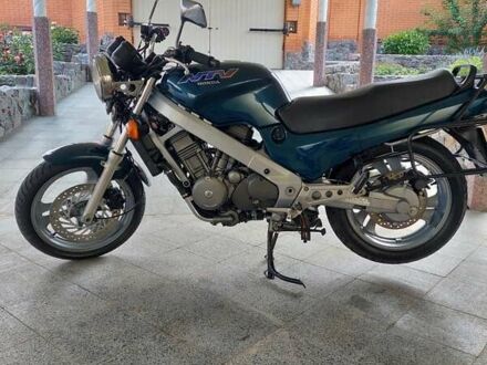 Хонда NT 650V Deauville 1998 в Харькове на Automoto.ua Зеленый Хонда NT 650V Deauville, объемом двигателя 0.65 л и пробегом 28 тыс. км за 3300 $, фото 1 на Automoto.ua