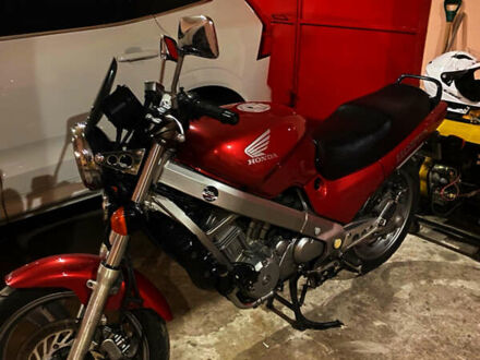 Хонда NTV 650 (Revere) 1990 у Семенівка на Automoto.ua Червоний Хонда NTV 650 (Revere), об'ємом двигуна 0.65 л та пробігом 59 тис. км за 2850 $, фото 1 на Automoto.ua