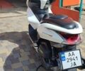 Белый Хонда PCX 150, объемом двигателя 0.15 л и пробегом 19 тыс. км за 1999 $, фото 1 на Automoto.ua