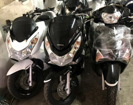 Чорний Хонда PCX 150, об'ємом двигуна 0.15 л та пробігом 22 тис. км за 2250 $, фото 4 на Automoto.ua