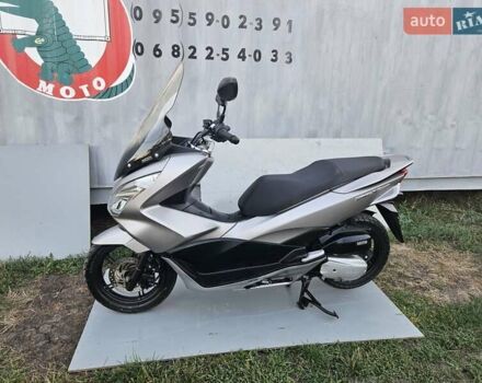 Хонда PCX 150, об'ємом двигуна 0 л та пробігом 25 тис. км за 2399 $, фото 3 на Automoto.ua
