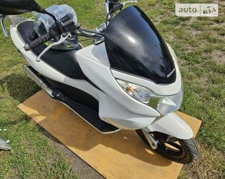 Хонда PCX 150, об'ємом двигуна 0 л та пробігом 18 тис. км за 2400 $, фото 5 на Automoto.ua