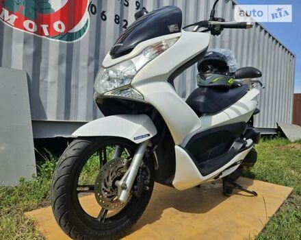 Хонда PCX 150, об'ємом двигуна 0 л та пробігом 18 тис. км за 2400 $, фото 4 на Automoto.ua