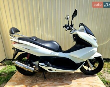 Хонда PCX 150, объемом двигателя 0 л и пробегом 19 тыс. км за 1999 $, фото 1 на Automoto.ua
