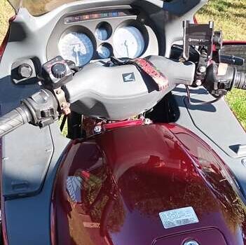 Червоний Хонда ST 1100 Pan European, об'ємом двигуна 0 л та пробігом 70 тис. км за 4000 $, фото 1 на Automoto.ua
